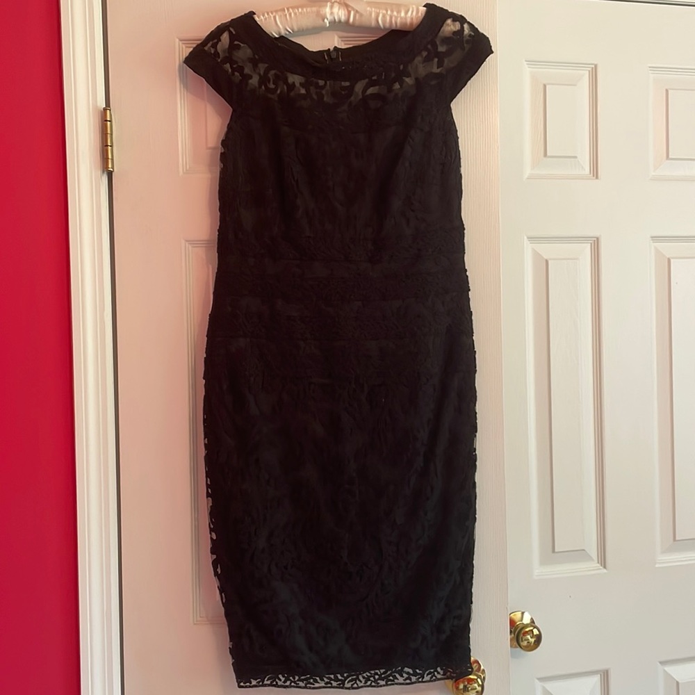 Tadashi Shoji black cap sleeve midi dress